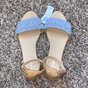 Old Navy women’s sandals (size 6)